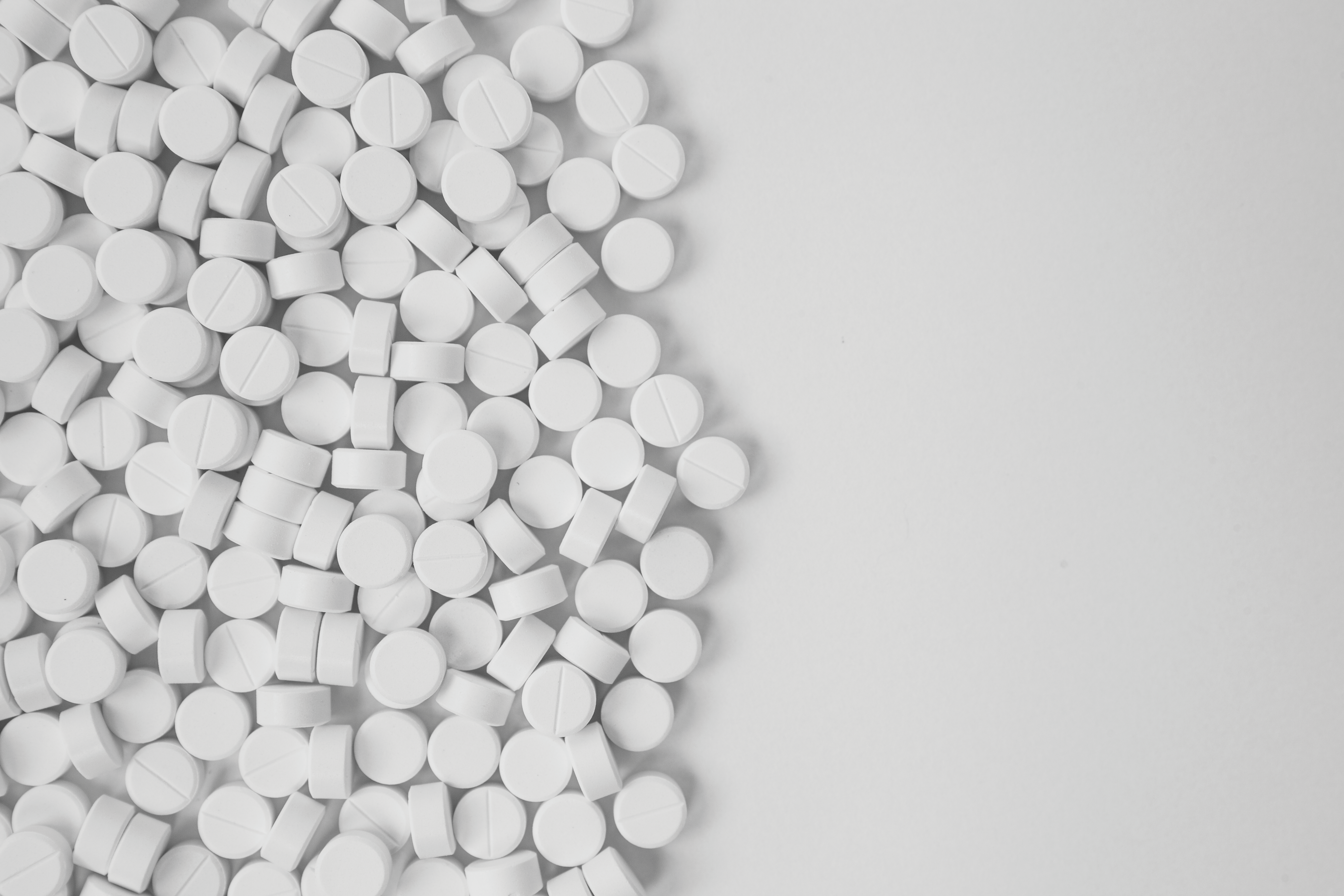 Photo of a pile of prescription medication.