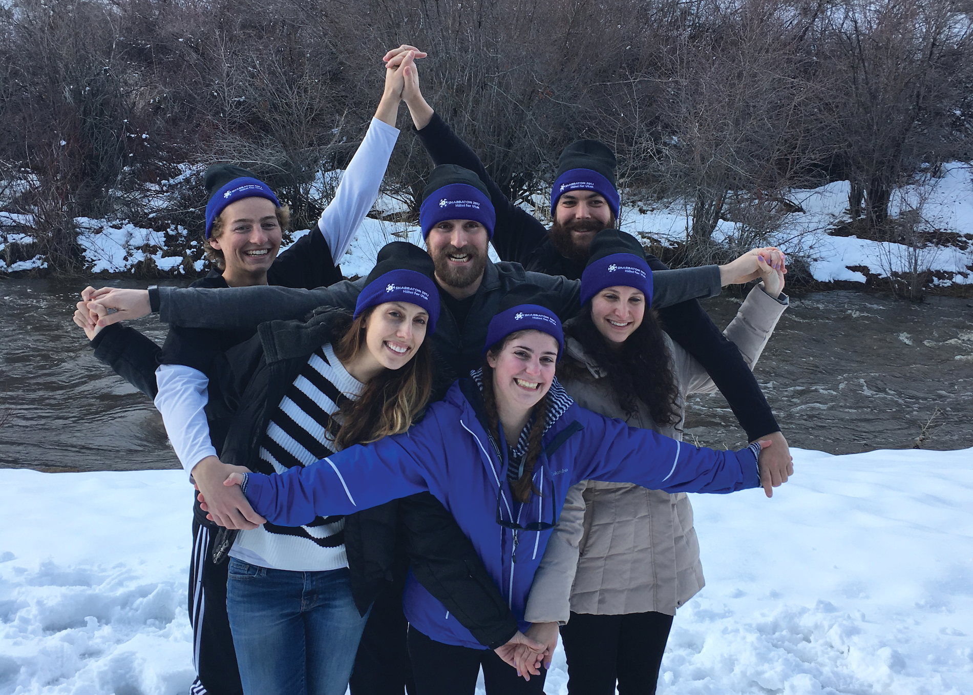 students pose together during a Hillel retreat
